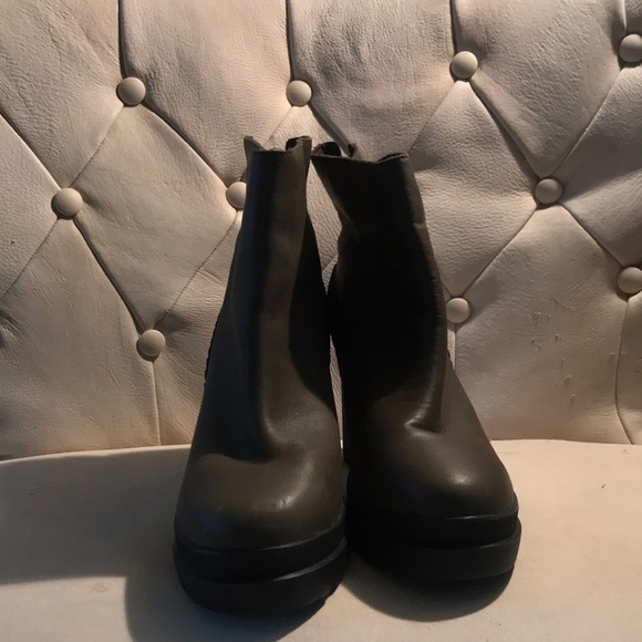 sorel chunky heel boots